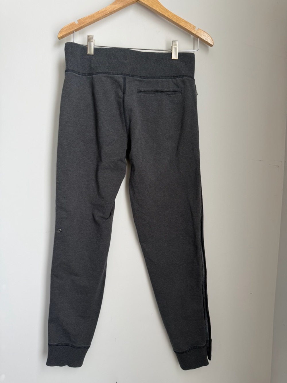 Lululemon Charcoal No Sweat Gray Zip Leg Jogger Sweatpants Size 6 - Picture 9 of 14